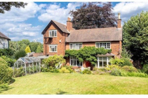 5 double bedroom house